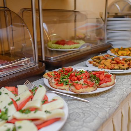 Ahg Donna Silvia Wellness Hotel Manerba del Garda Bagian luar foto