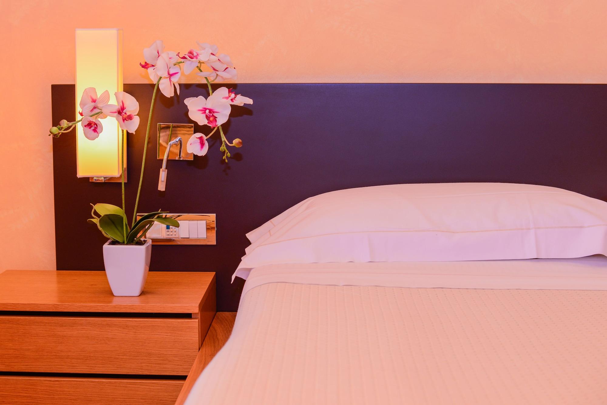 Ahg Donna Silvia Wellness Hotel Manerba del Garda Bagian luar foto