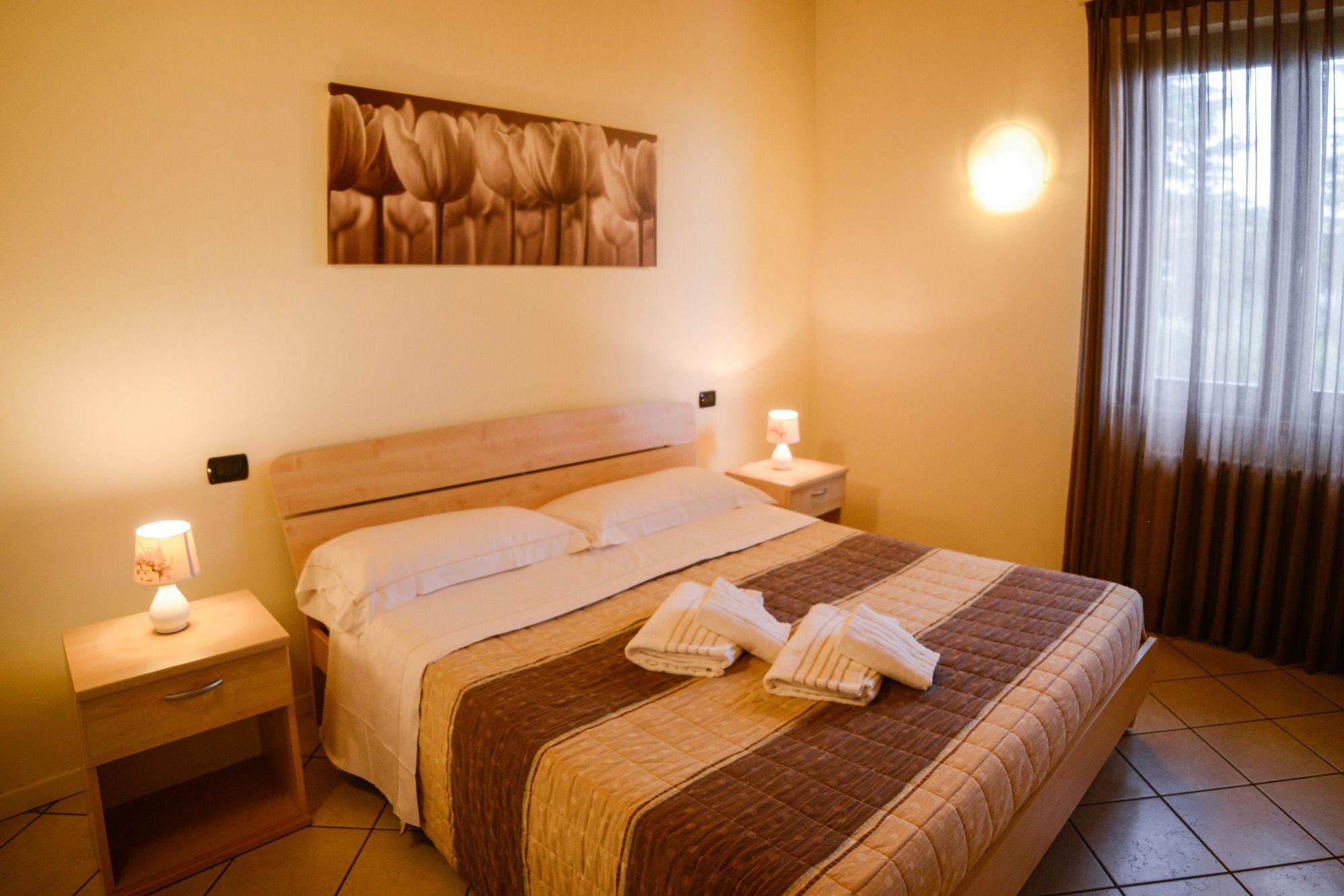 Ahg Donna Silvia Wellness Hotel Manerba del Garda Bagian luar foto