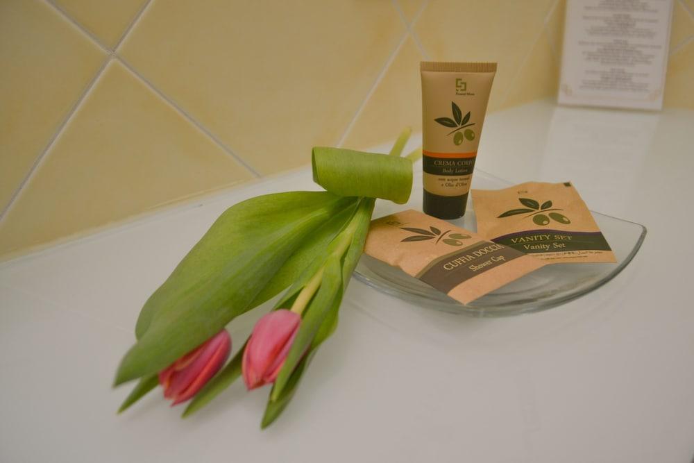 Ahg Donna Silvia Wellness Hotel Manerba del Garda Bagian luar foto
