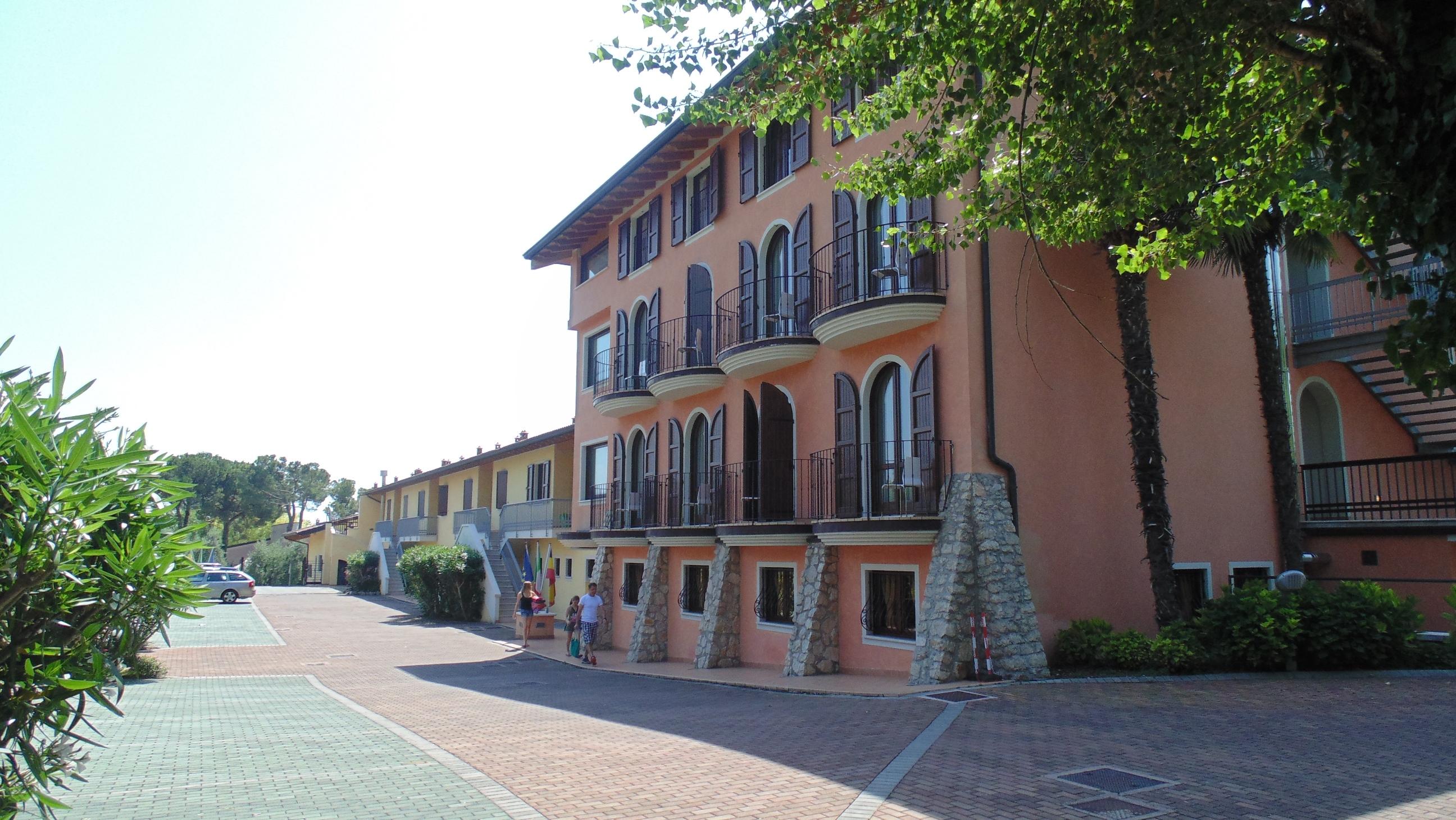Ahg Donna Silvia Wellness Hotel Manerba del Garda Bagian luar foto