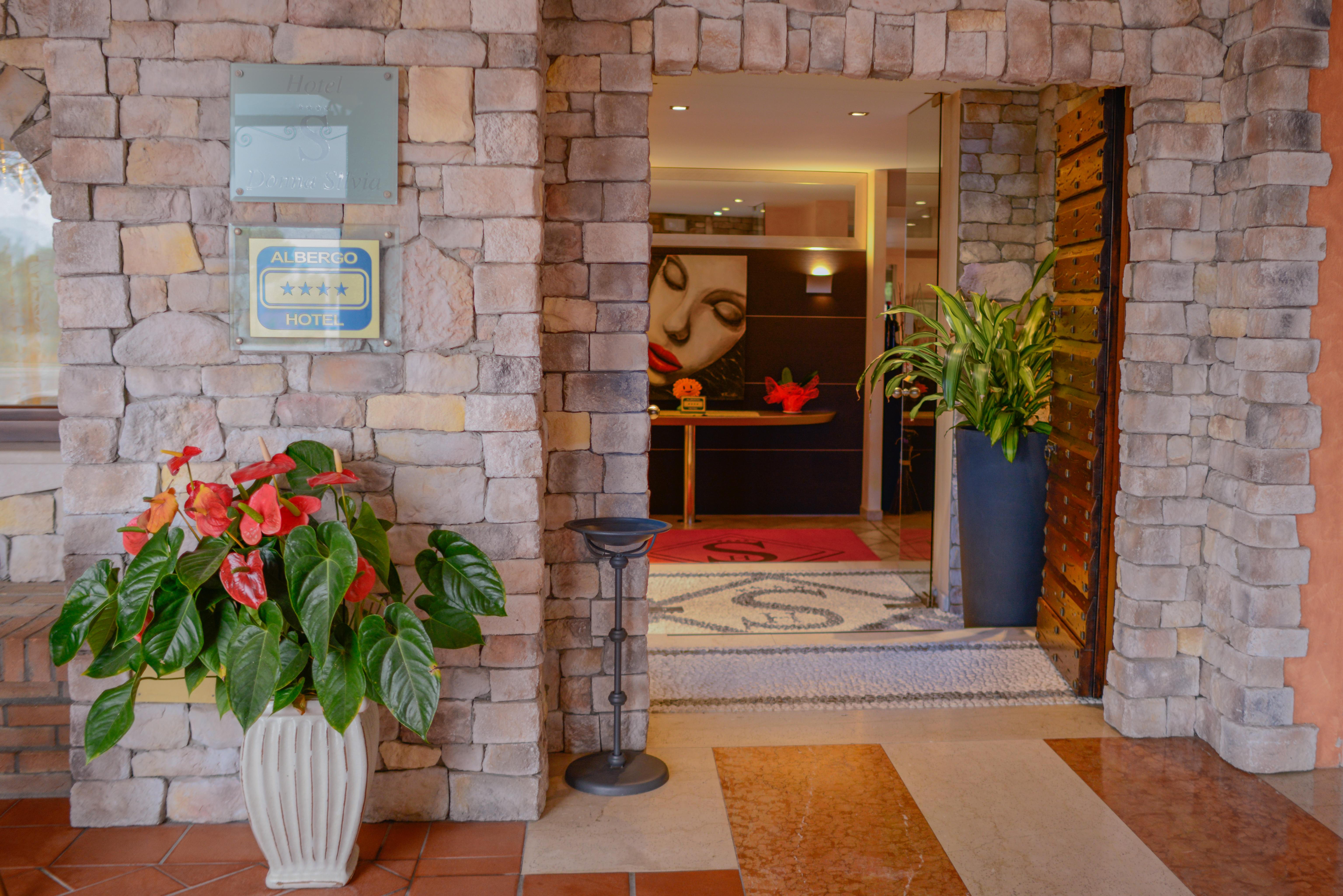 Ahg Donna Silvia Wellness Hotel Manerba del Garda Bagian luar foto