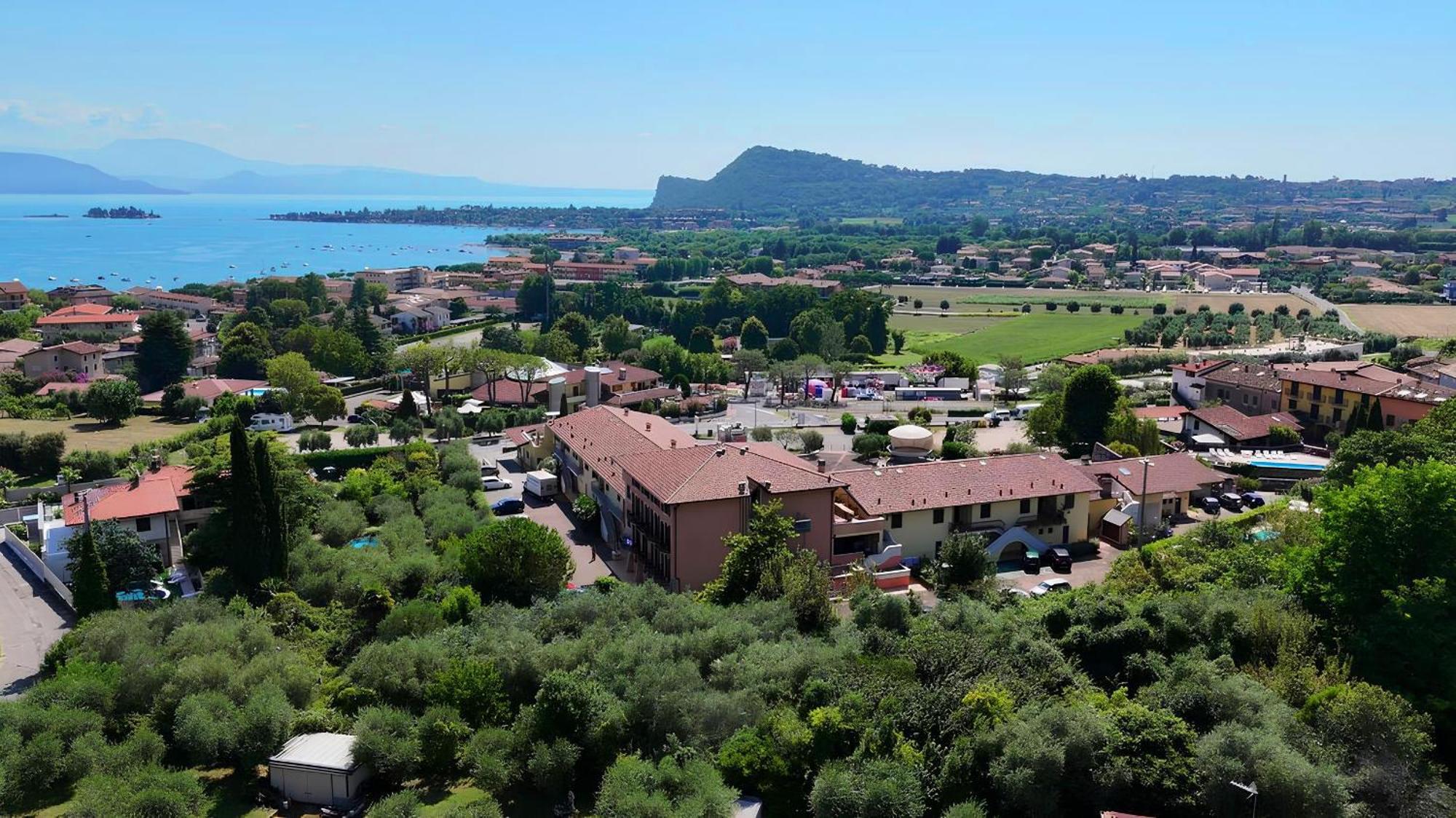 Ahg Donna Silvia Wellness Hotel Manerba del Garda Bagian luar foto
